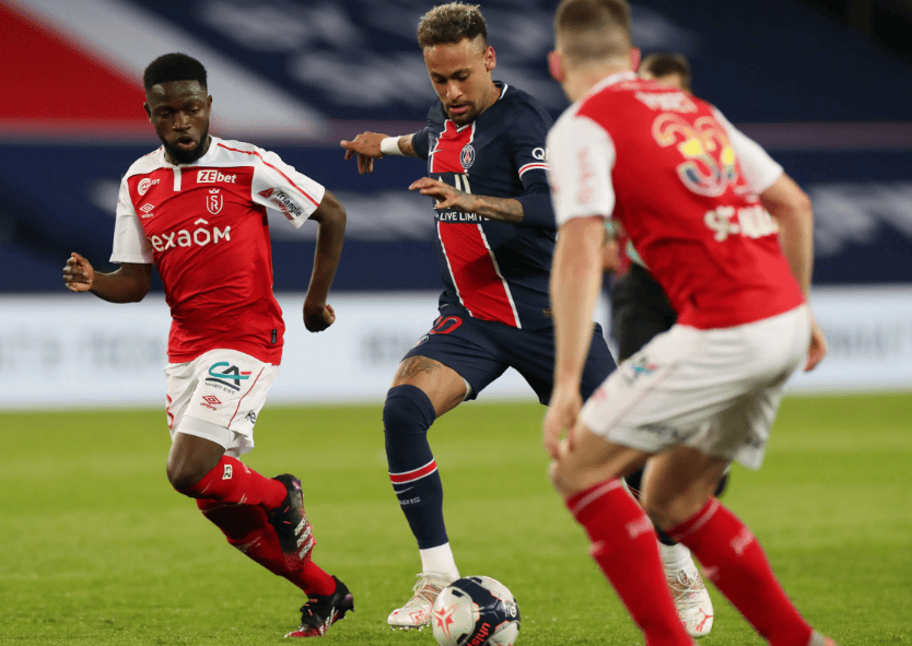 爱游戏官网-兰斯足球俱乐部期望在周末比赛中获胜