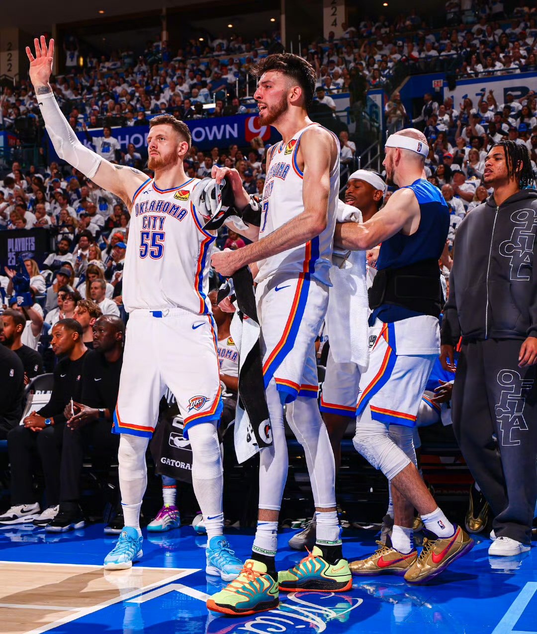 雷霆队客场击败灰熊队，西部战绩渐进的简单介绍