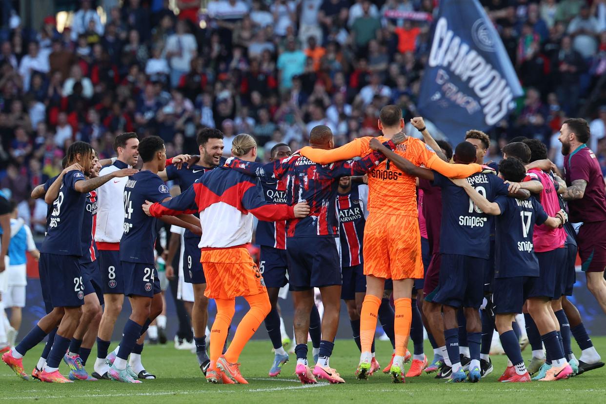 法国队在女足比赛中赢得了一场双杀胜利