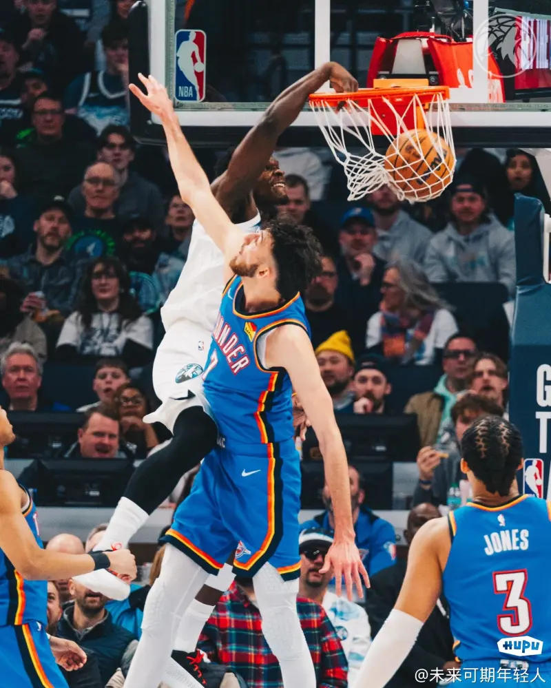 精彩瞬间！球员突破封盖斩获得分的简单介绍