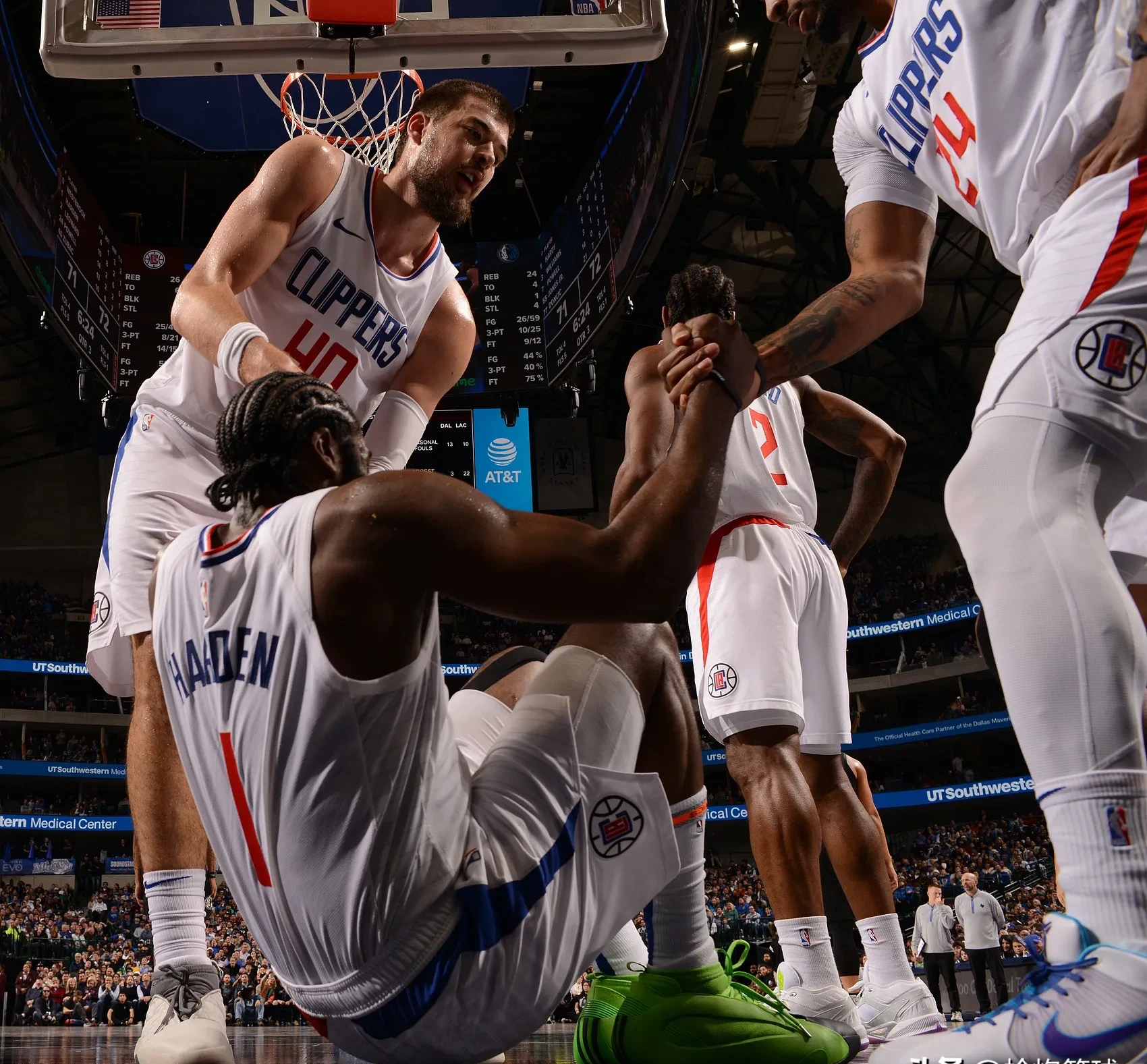 快船惨败步行者,遭遇季后赛横扫 快船惨败步行者,遭遇季后赛横扫