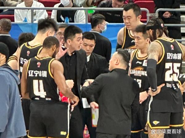 爱游戏app下载地址-包含角逐激烈！两支豪强将在球场上展开搏斗的词条