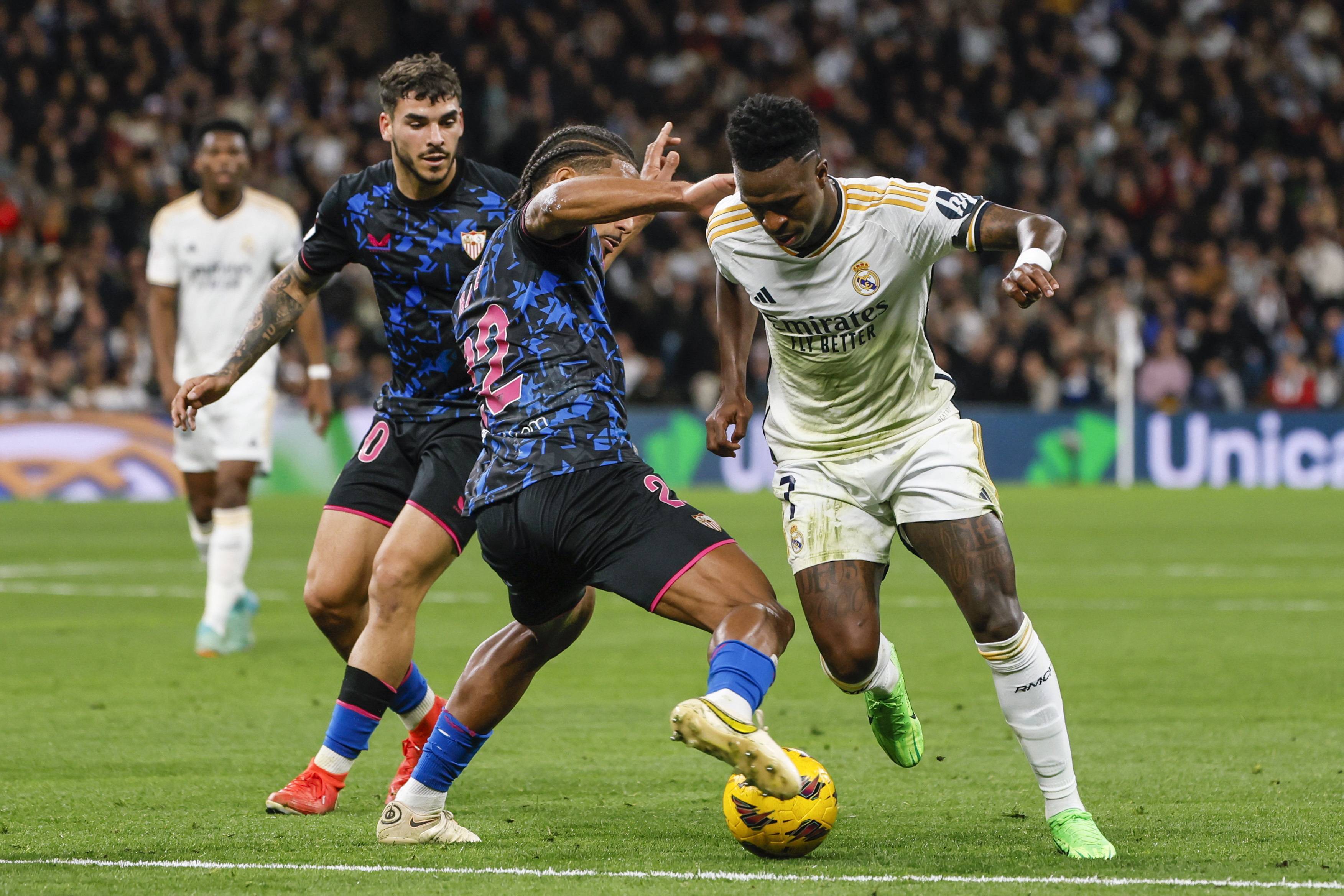 塞维利亚发挥出色，大胜对手晋级